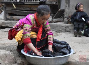 凉山彝族吃瓜小伙视频,传统与现代的美食碰撞