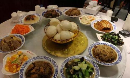 八大碗蔡老二吃瓜视频,揭秘网红美食背后的故事