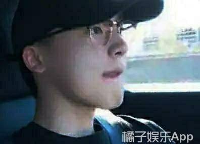 李易峰吃瓜视频在哪看到,揭秘明星幕后趣闻