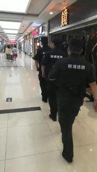 警察局吃瓜群众视频大全,趣味瞬间，揭秘警民互动