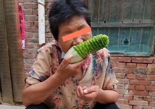 婆婆叫儿媳妇吃瓜视频,婆婆邀请儿媳妇吃瓜温馨瞬间